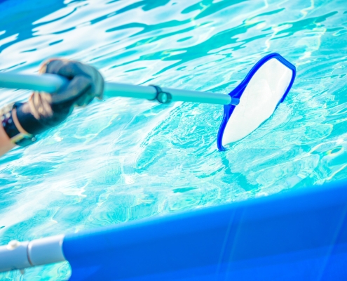 what to look for in a pool cleaning company